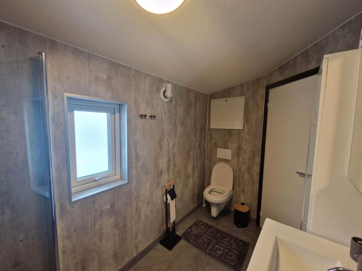 Northern Living 1 Room With Shared Bathroom Тромсьо Екстериор снимка