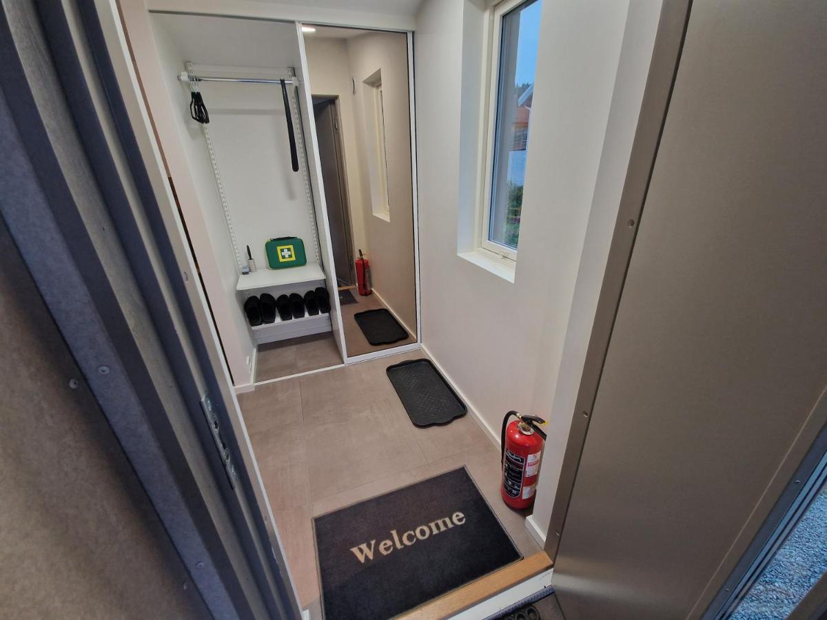 Northern Living 1 Room With Shared Bathroom Тромсьо Екстериор снимка